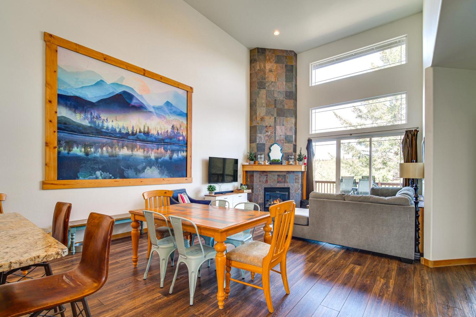 Klamath Falls Getaway With Pool And Hot Tub Access! Exterior photo